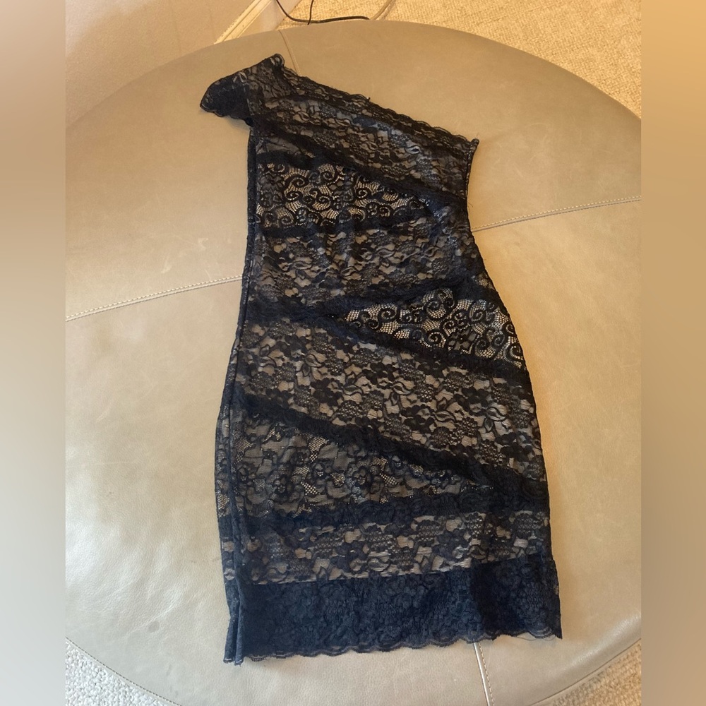 Elegant Black Lace One-Shoulder Dress
